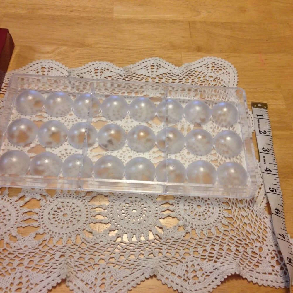 Crafts molds for chocolate balls
